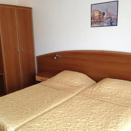 Family Hit Хотел Китен