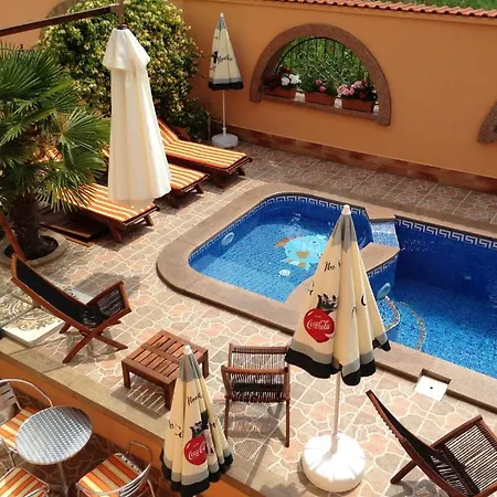 Family Hit Хотел Китен