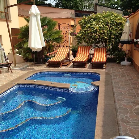 Family Hit 2* Китен